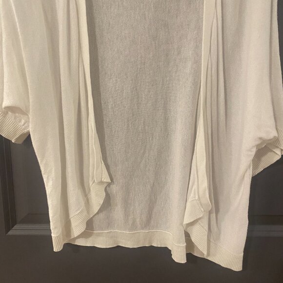 Short Sleeve Cardigan Size L - Picture 4 of 6